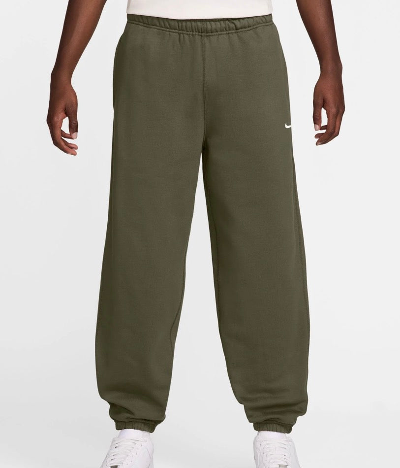 Nike Loose Fit Straight Leg Sweatpants